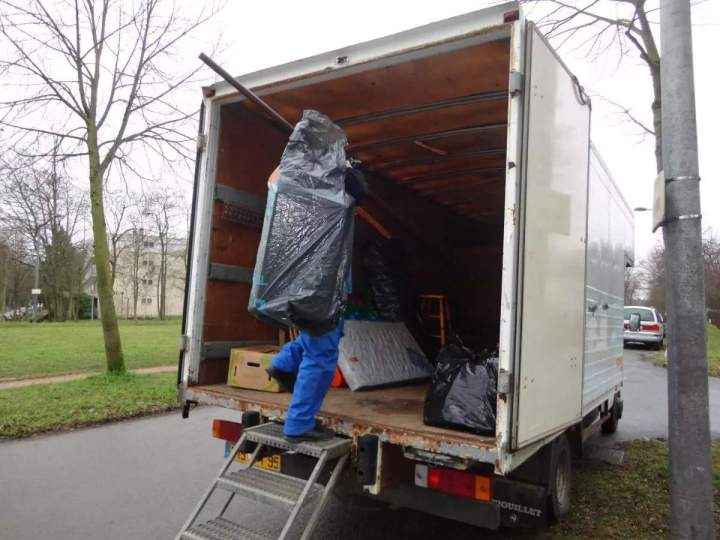 Débarras par un professionnel Conflans-Sainte-Honorine